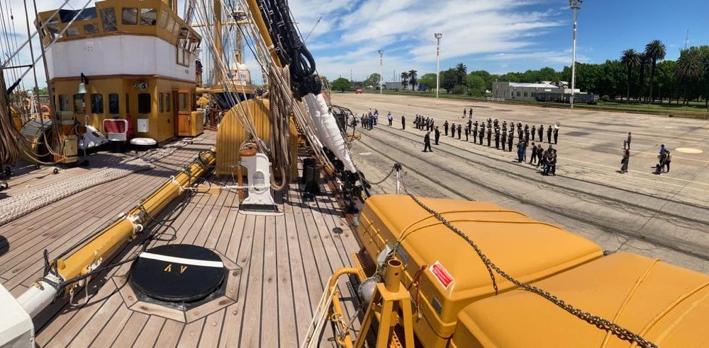 Nave Vespucci arriva in Argentina. Da pochi minuti l’ormeggio a La Plata