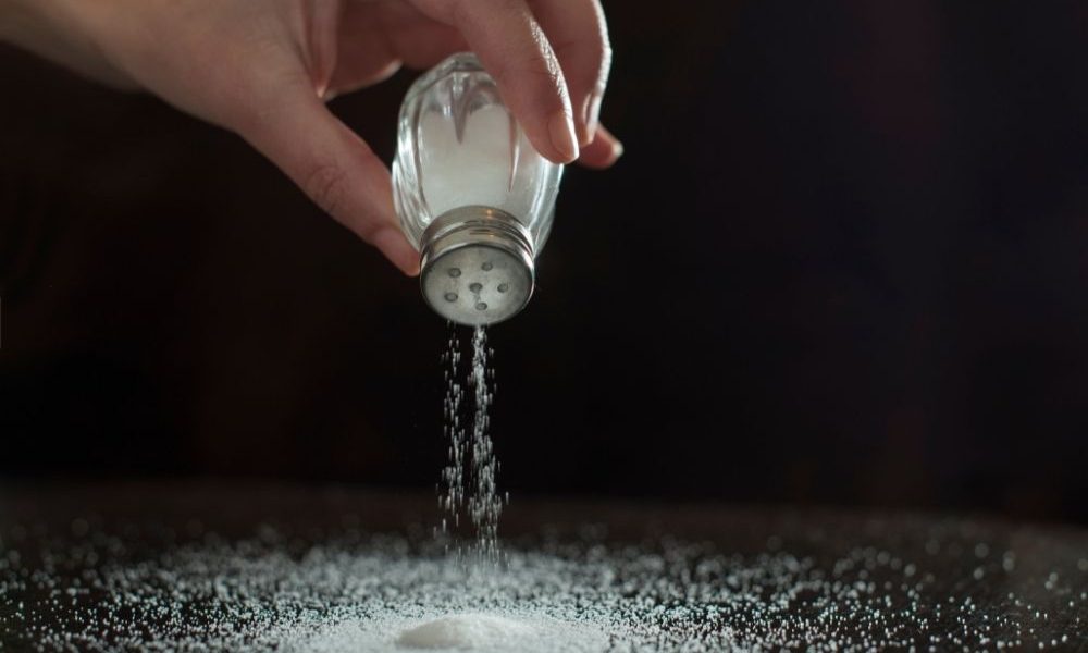 OMS, allarme sull’eccesso di sodio: ridurre assunzione per prevenire malattie