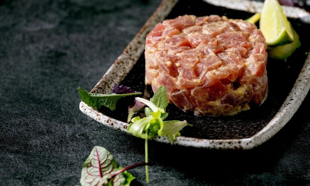 Pesce crudo: moda culinaria e rischi sanitari, le norme per la sicurezza