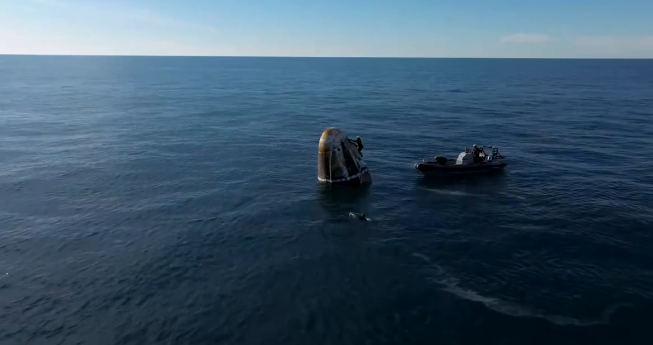 Suni Williams and Butch Wilmore return to Earth: the shuttle docked in the Gulf of Mexico