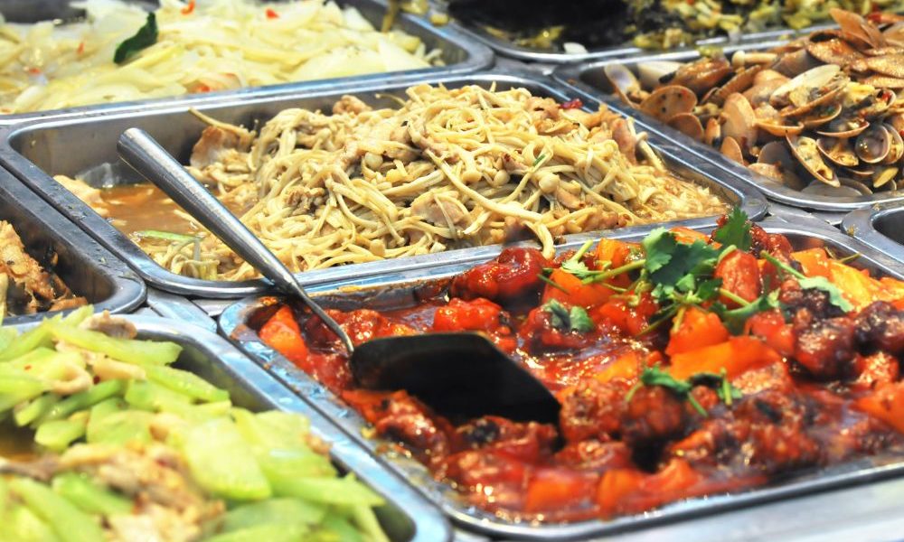 Estate e digestione: i consigli degli esperti per evitare rischi