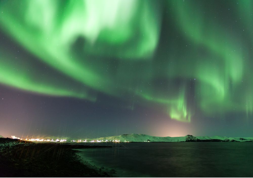 Tempesta geomagnetica “CME cannibale” colpisce la Terra: aurora visibile anche in Italia