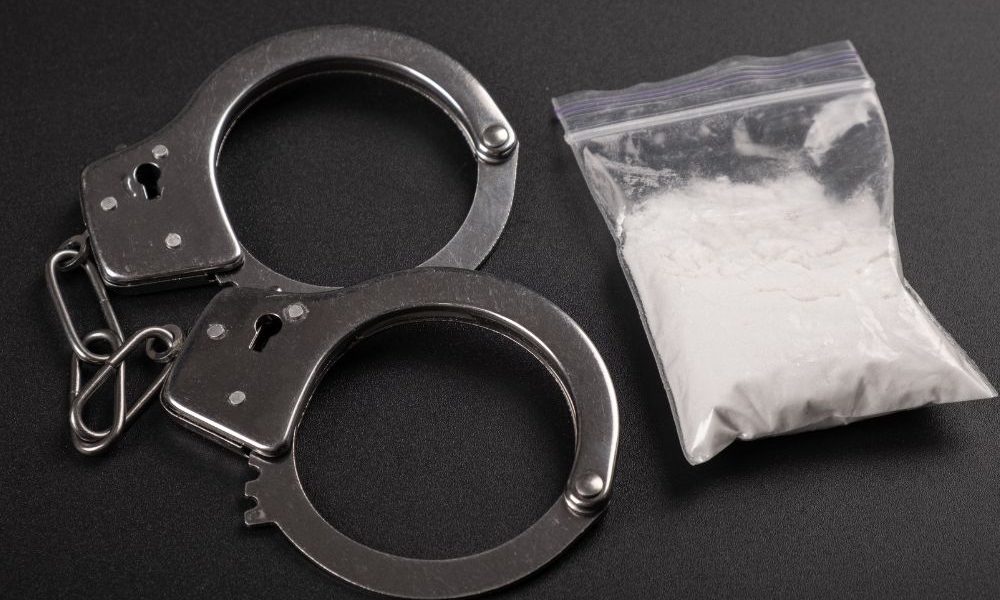 Milano, 74enne arrestata per 10 kg di cocaina in auto