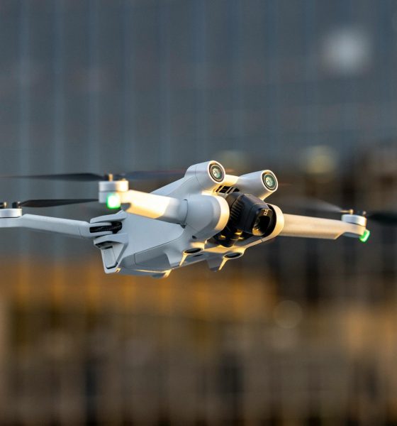 Drone precipita in Germania a un chilometro da una base militare: scatta l’allarme