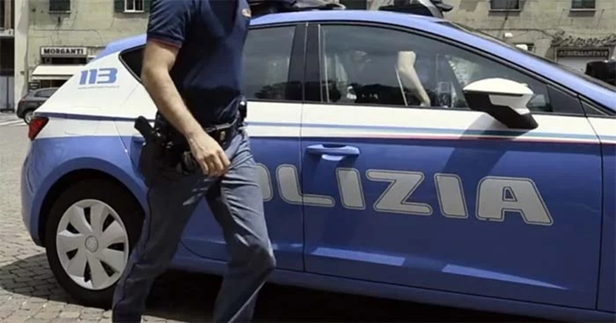 Ragazza accoltellata a Salerno, aggressore in fuga: è caccia all’uomo